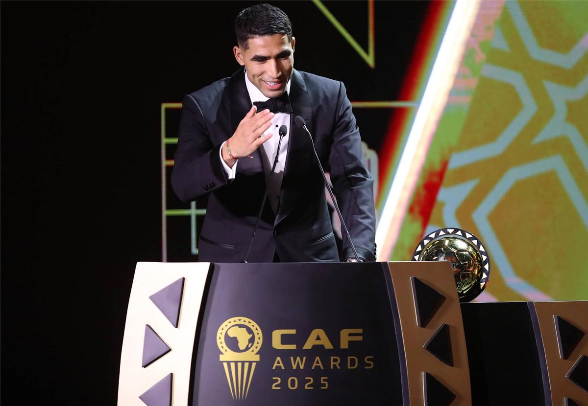 إشادة إنريكي وتألق حكيمي: بعد تتويج أشرف حكيمي بجائزة أفضل لاعب إفريقي لعام 2025
